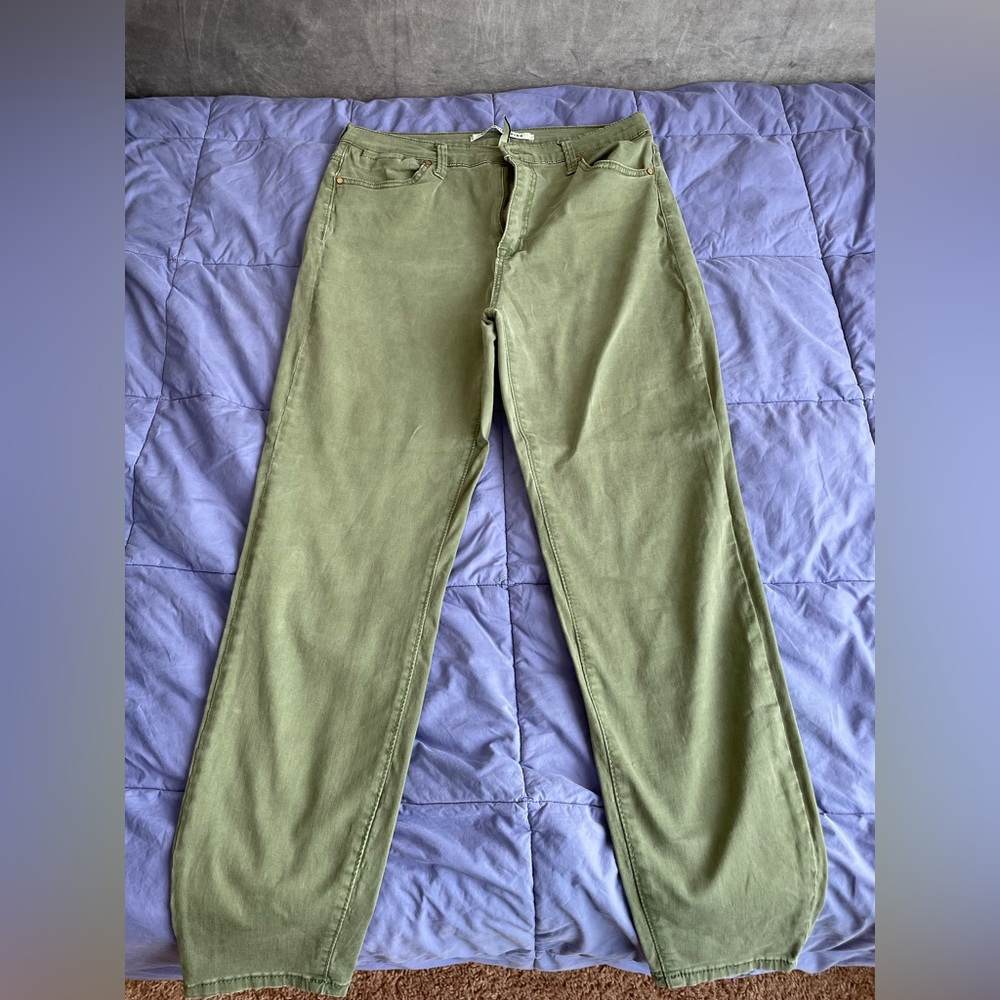 Celebrity pink skinny pants